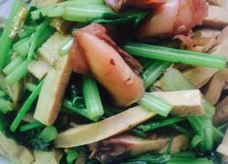 墨鱼仔白干炒香芹