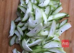 丝瓜炒蛋的做法图解1