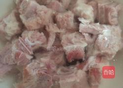 土豆炖排骨的做法图解1