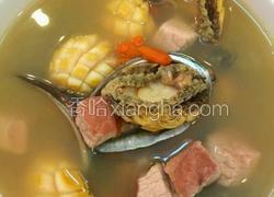 鲜鲍鱼瘦肉汤。 