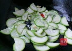 西葫芦炒花甲螺的做法图解7