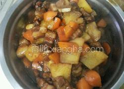 红烧肉炖土豆胡萝卜