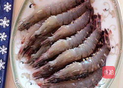 蒜蓉蛋清蒸九节虾的做法图解2
