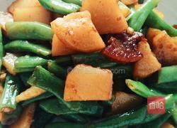 腌猪肉土豆烩豆角的做法图解7