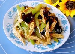 素炒腐竹芹菜