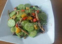 茶树菇炒黄瓜