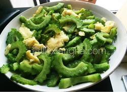 苦瓜炒鸡蛋
