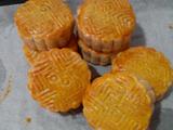 广式莲蓉月饼
