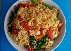 番茄鸡蛋炒方便面