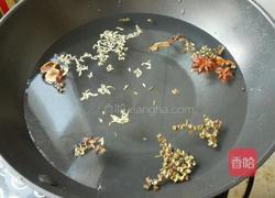 水煮花生米的做法图解2