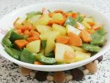 甜椒胡萝卜焖土豆的做法[图]