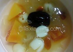 银耳莲子木瓜汤