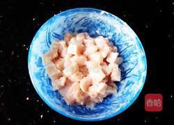 牛油果菌菇炒鸡胸肉的做法图解2