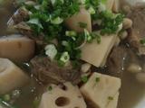 花生莲藕排骨汤