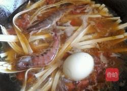 鸡蛋西红柿海鲜面的做法图解6
