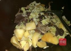 蘑菇白菜土豆粉条汤的做法图解12