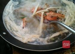 ，鲜虾骨头杂锦拉面的做法图解7