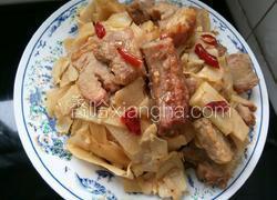 烧猪肉焖酸笋