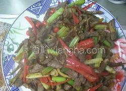 大蒜香芹炒牛肉