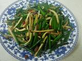 腊肉熏干炒韭菜花