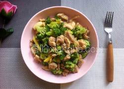 鸡腿肉炒西兰花