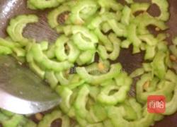 清炒苦瓜的做法图解5