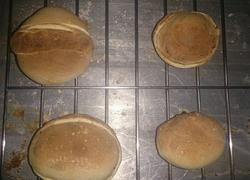 Egg Talk （橄榄球酥皮面包）