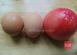 西红柿炒鸡蛋的做法图解1