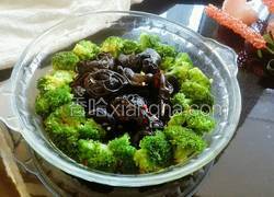 西蓝花凉拌木耳