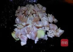 咸蛋南瓜炒鸡胸肉的做法图解5