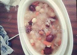 银耳莲子红枣羹