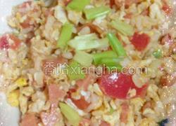 西红柿火腿蛋炒饭