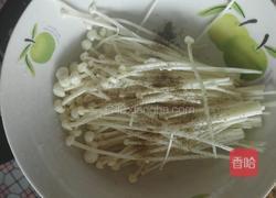 “心若向阳，无谓悲伤”——双菇腊肠煲仔的做法图解6