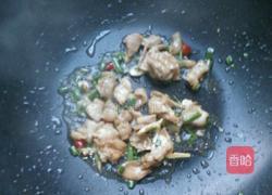 红苔菜炒肉片的做法图解5