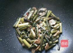 红苔菜炒肉片的做法图解7