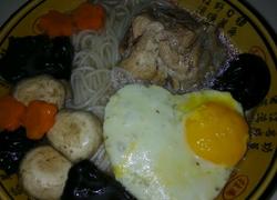 鲜味骨头汤粉干面