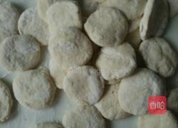 韭菜鸡蛋饺子的做法图解1