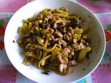 酸菜炒肉丁