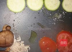 菌菇鱼水意式米粉情的做法图解1