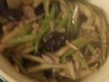 芹菜土豆木耳