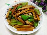 豆干炒辣椒的做法[图]