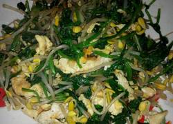 菠菜豆芽炒鸡蛋