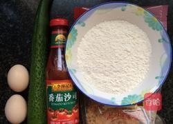 黄瓜肉松番茄酱鸡蛋饼的做法图解1