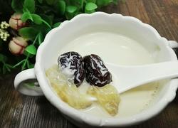 鱼胶炖牛奶甜品