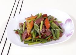 蒜苔辣椒炒腊肠