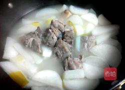 萝卜山药炖黑毛猪排骨汤的做法图解6