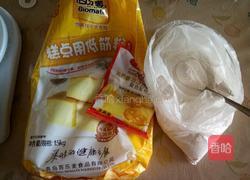葡萄干榛香蒸蛋糕的做法图解3
