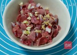酸豆角鸡胗炒粉条的做法图解4
