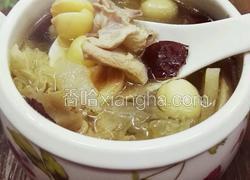 淮山莲子炖鸡汤