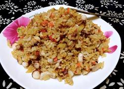 鱿鱼须炒饭